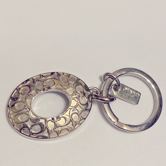 NWT Coach Signature Silver Turnlock Valet Keyring Key Fob Chain Embossed - Picture 5 of 10